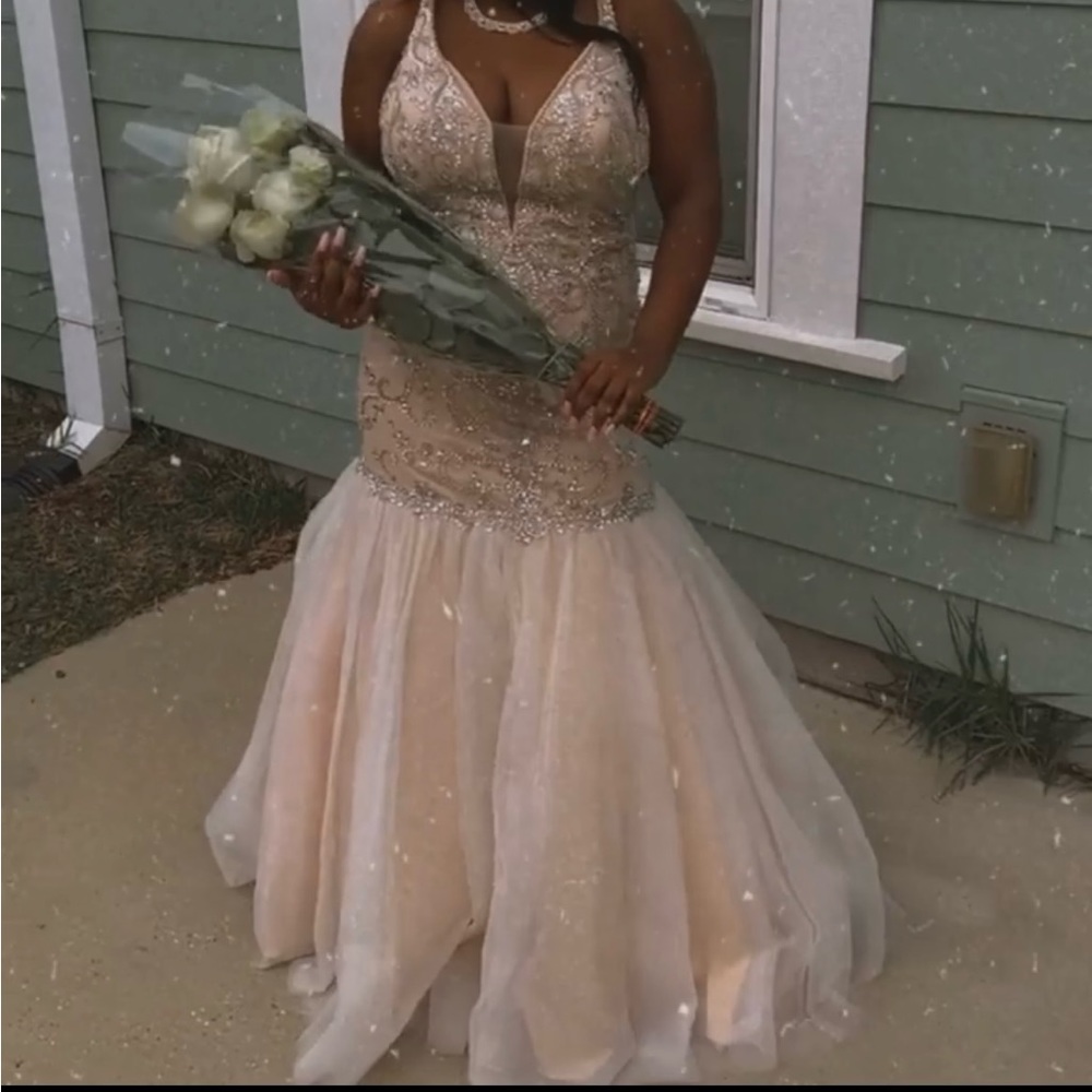 prom dress need to it gone